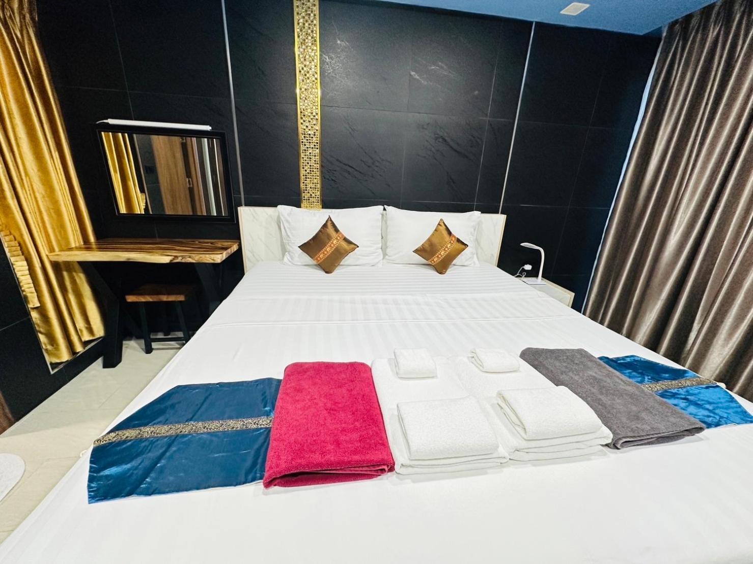 Luxury Business Suits In Grand Avenue By Pattaya City Estates 外观 照片